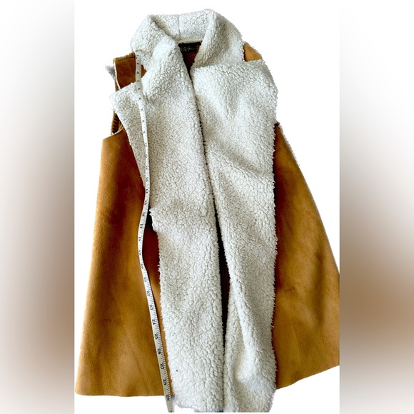 Faux Suede /Sherpa Vest Absolutely Famous - Picture 2 of 4